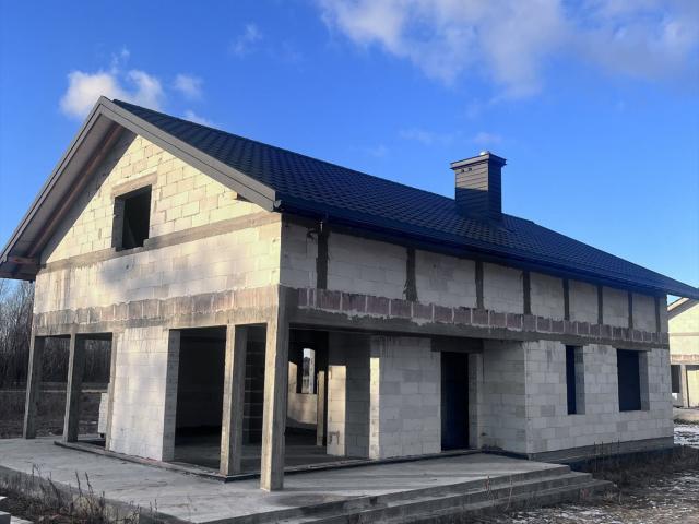 Dom w stanie surowym z dużym potencjałem, 152 m2, Janów