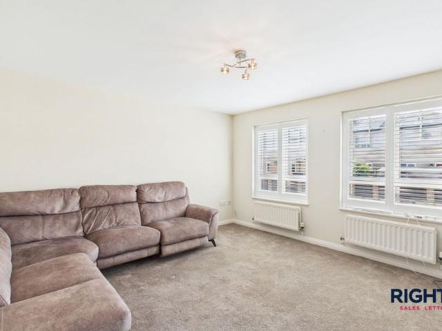 Jacana Way, Bradford BD6, 3 bed flat to rent, £1,100 pcm | PrimeLocation