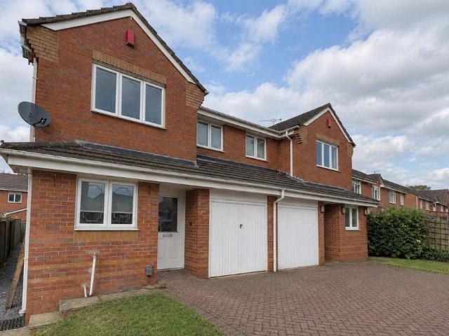 Jack Cade Way, Warwick, CV34 6GH 3 bed house to rent £1,575 pcm £363 pw