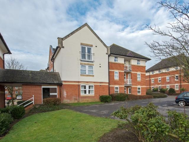 Jackman Close, Abingdon OX14, 2 bed flat to rent, £1,300 pcm | PrimeLocation
