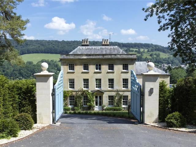 Jacks Green, Sheepscombe, Stroud. 6 bed link detached house to rent £18,000 pcm £4,154 pw