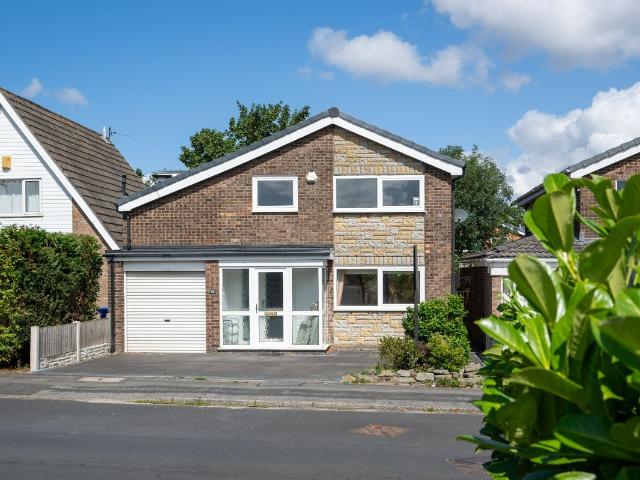 Jackson Avenue, Culcheth WA3, 4 bed detached house to rent, £1,500 pcm | PrimeLocation