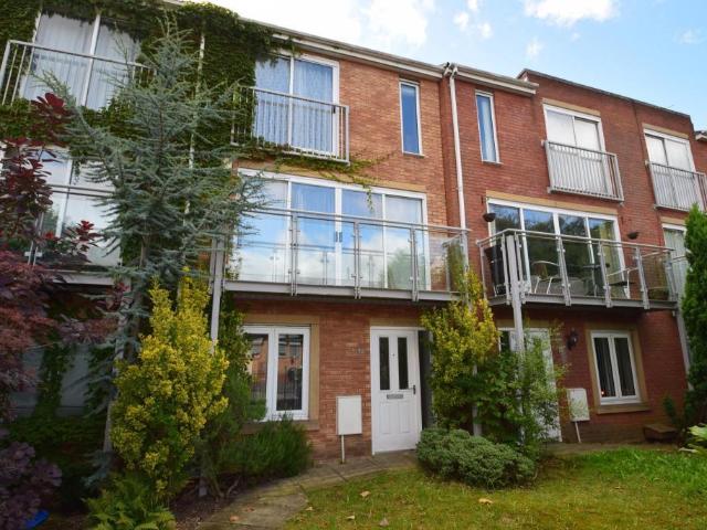 Jackson Crescent, Hulme, Manchester. 3 bed terraced house to rent £2,050 pcm £473 pw