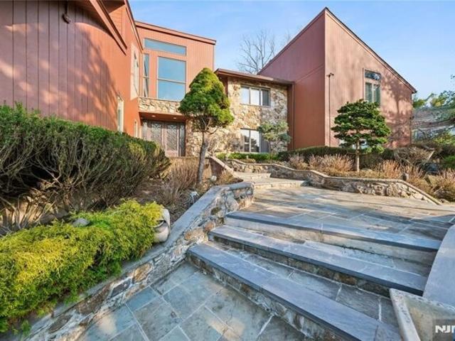 Jackson Dr, Cresskill, Home For Sale