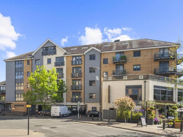 Jackson Wharf, Bishops Stortford CM23 2 bed apartment to rent £1,550 pcm £358 pw
