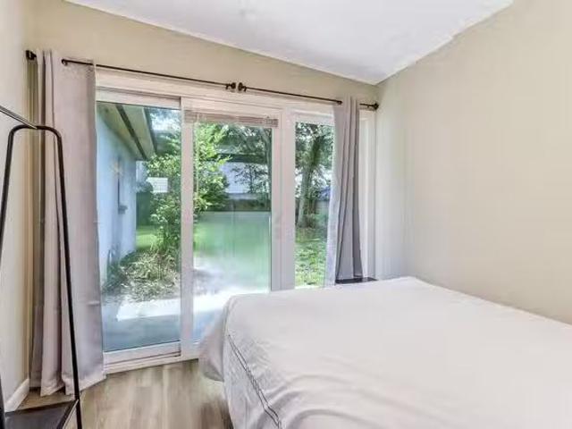 Jacksonville House with Dining area. Spacious & comfortable i.