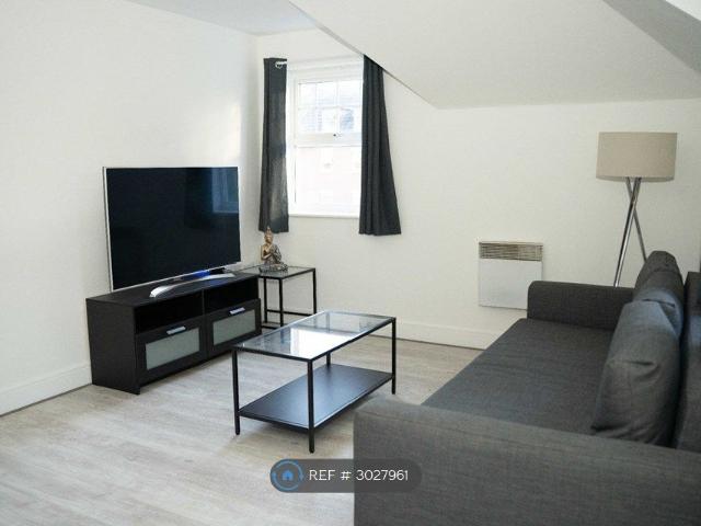 Jacobs Court, Crawley RH10, 2 bed flat to rent, £3,300 pcm | PrimeLocation