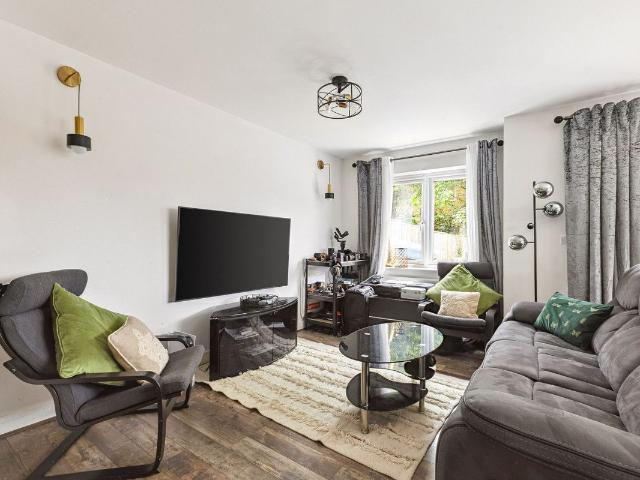 Jacobs Green, Surrey GU1, 3 bed semi detached house to rent, £4,334 pcm | PrimeLocation