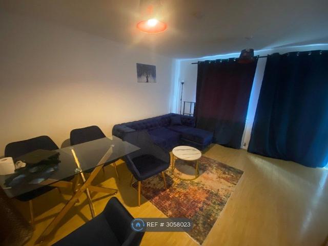 Jade Close, London E16, 2 bed terraced house to rent, £1,850 pcm | PrimeLocation