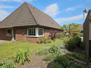 Jaderberg bezugfr großes EFH mit ausbauf. DG in ruhiger Lage