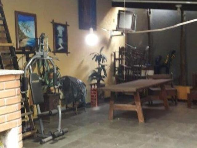 Jadim Ipe Capão Redondo TERRENO de 1.000 m2 com 4 casas + salão comercial