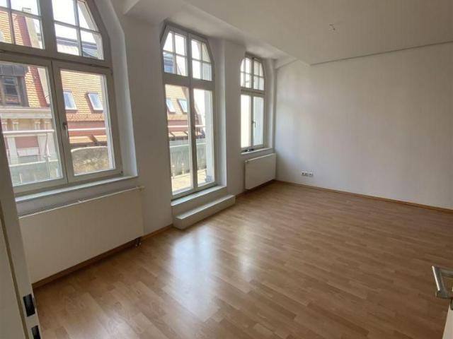JÄGERHOF * Innenstadt* helle 2 Zimmer Whg. mit gr. Balkon* sep. Küche* Bad m. Wanne