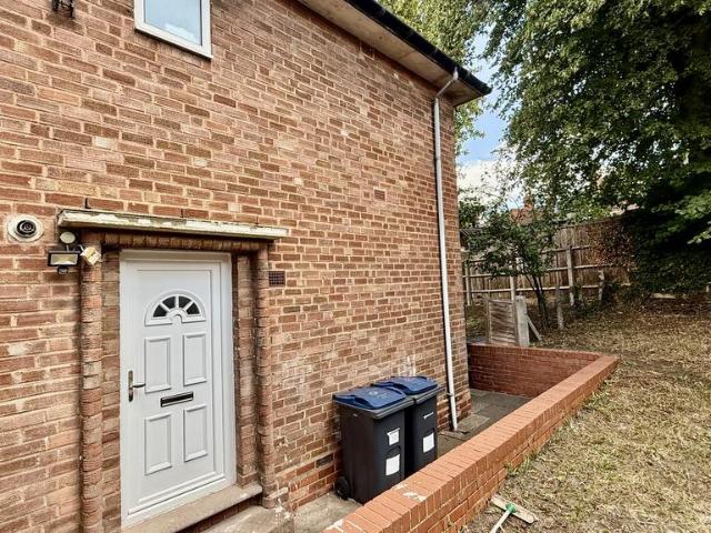 Jakeman Road, Birmingham, B12 3 bed maisonette to rent £1,175 pcm £271 pw