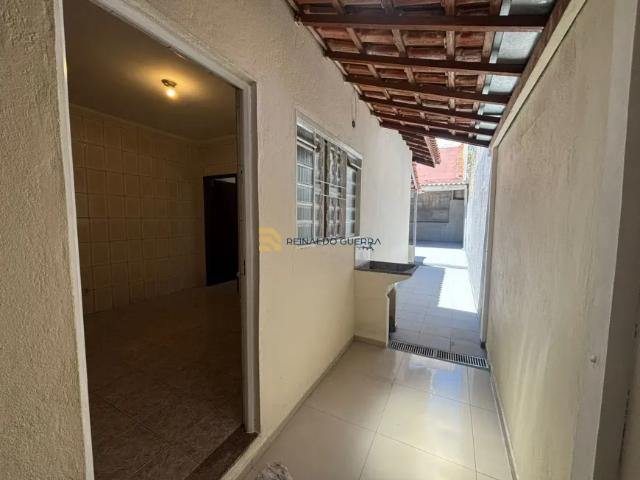Jardim Americano, 2 quartos, amplo quintal, toda revisada!