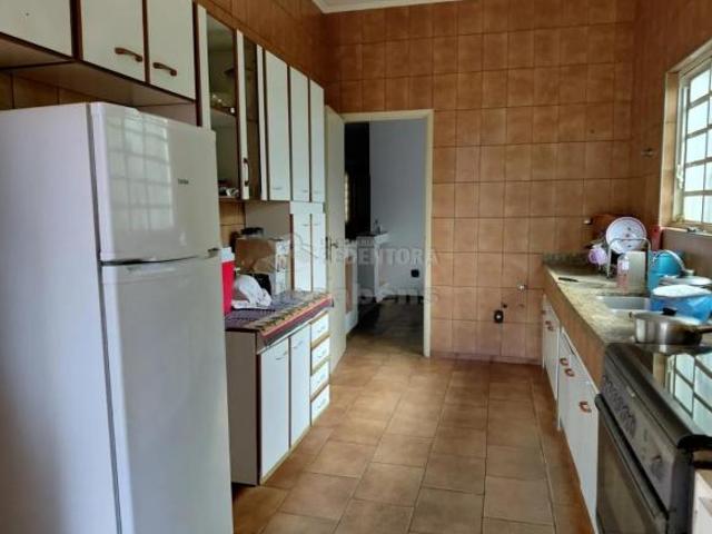 Jardim Aclimação: Casa excelente localização. 03 dormitorios, 04 banheiros, 04 vagas de garagem com