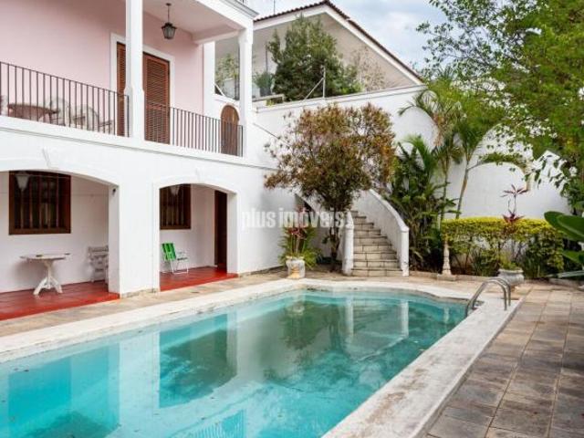 Jardim Guedala 461,0m²AC 544,0m² Área de Terreno 3 Suítes, 3 Gar Piscina