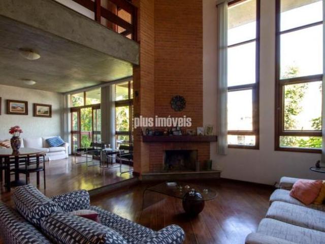 Jardim Guedala 584,0m²AC, 563,0m² Área de Terreno 4 Suites 4 Gar Piscina Churrasqueira
