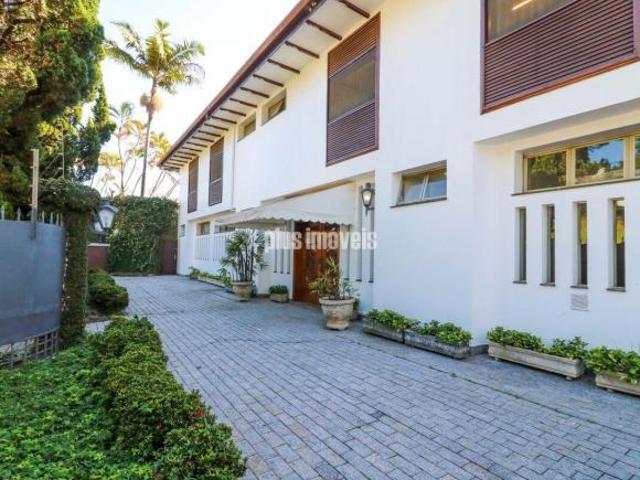 Jardim Guedalla! 450,0m²Área Construída, 645,0m² Área de Terreno! 4 Suítes 7 Vagas!