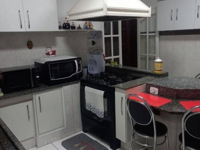 Jardim das Industrias Casa de 197m², 3 Dorm, Suíte, Quintal e Piscina