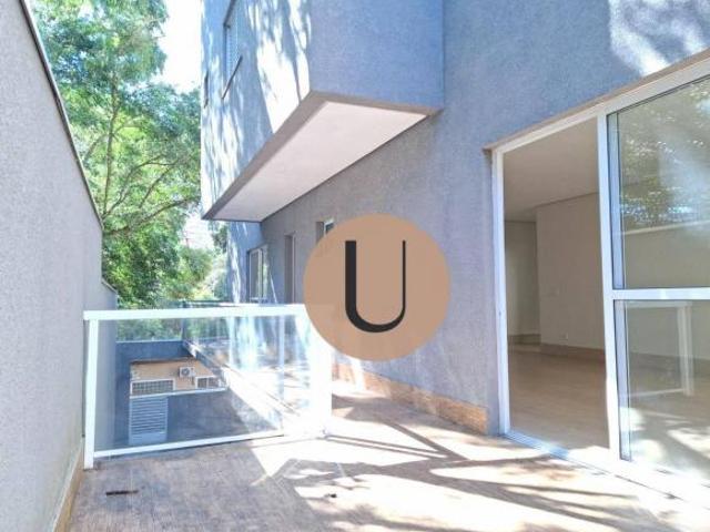 JARDIM LONDRINA | CASA NOVA EM FRENTE À PRAÇA | 4 SUÍTES | 8 VAGAS