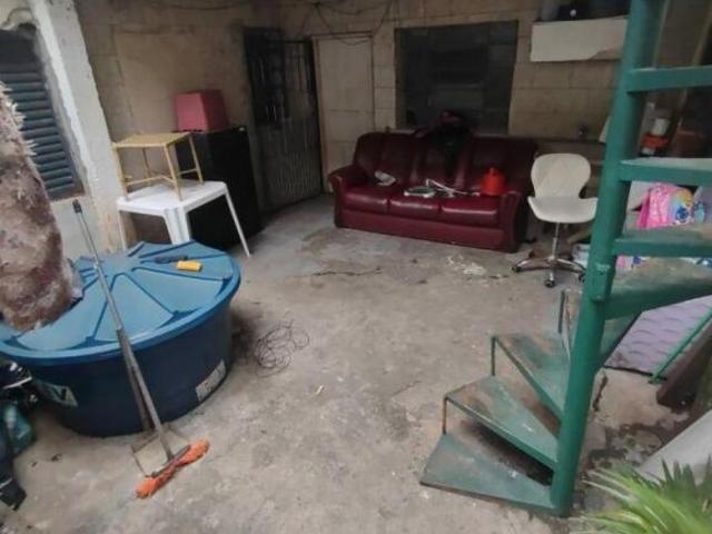 Jardim São luis 4 casas no terreno a 100 metros do Centro Empresarial