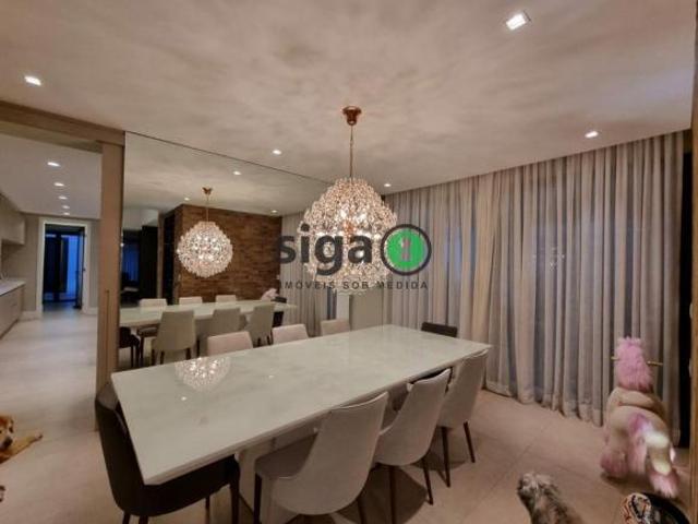 JARDIM PAULISTA: CASA COM 4 SUÍTES 4 VAGAS 415M²