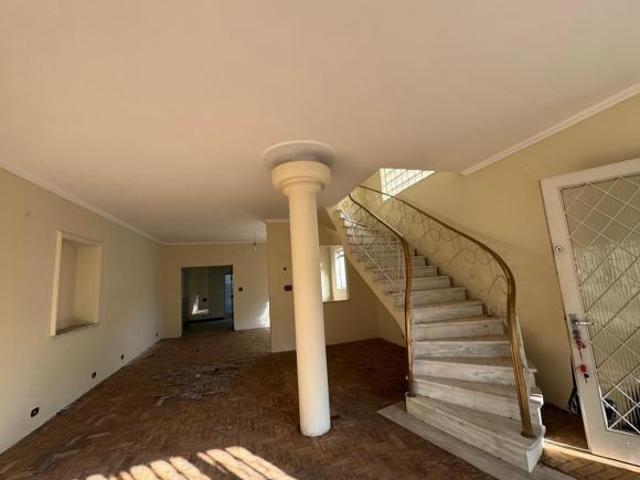 Jardim Paulista, Área plana, Zona ZER Zona Exclusivamente residencial Casa de esquina, em terreno