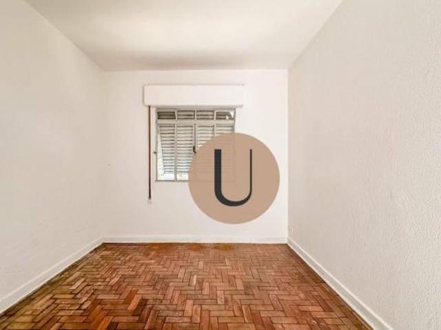 Jardim Paulista, Área plana, Zona ZER Zona Exclusivamente residencial Casa de esquina, em terreno