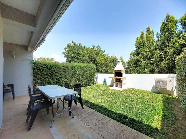 jardim privado de 50 m2 2 quartos 2 casas de banho garagem p. 94m² Albufeira e Olhos de Água