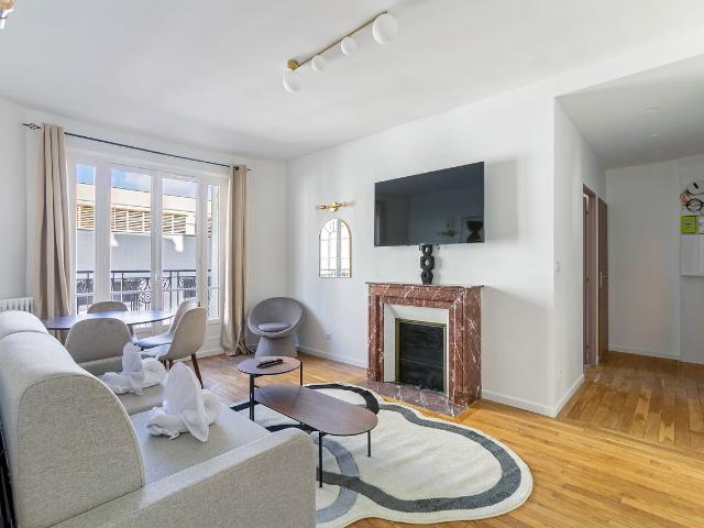 Jardin des Plantes Cozy Bright, Paris Amsterdam Apartments for Rent