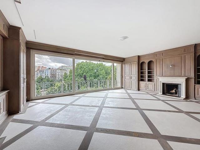 JARDIN DU ROI PENTHOUSE 3 BEDROOMS AND FAMILY ROOM TERRACES