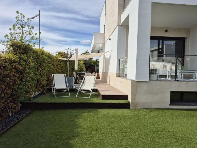 Jardín privado, diseño y luz | Chalet de esquina único en Boadilla