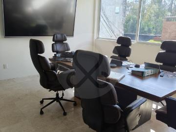 Jardines de San Mateo / Las Am?ricas: Inmueble con uso de suelo comercial