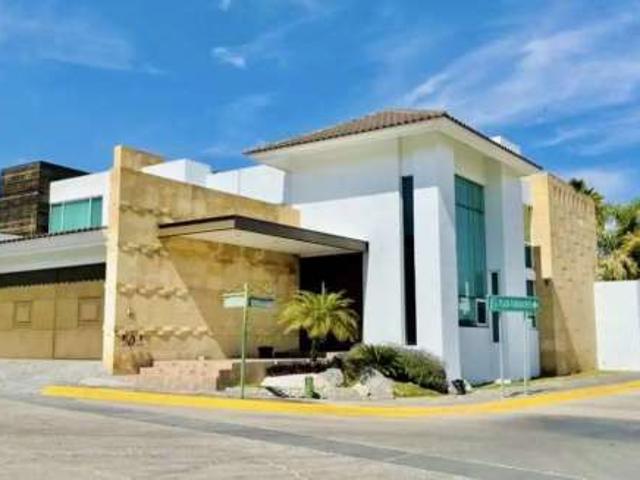 Jardines del campestre esquina 4 recamaras una en plant