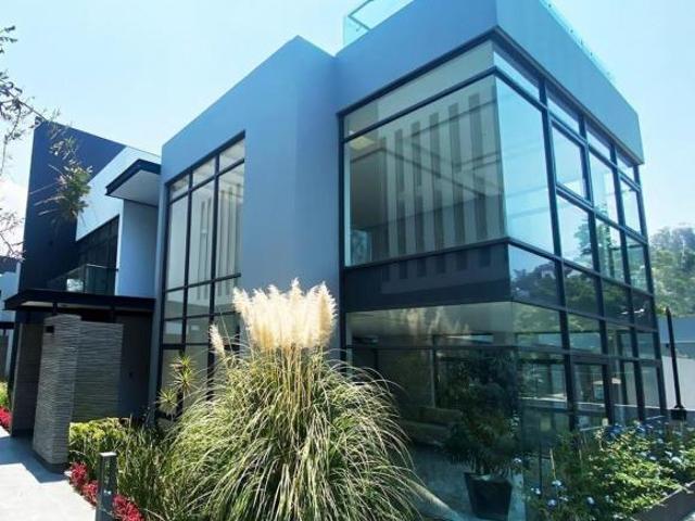 Jardines del Pedregal Residencia en condominio con Casa Club