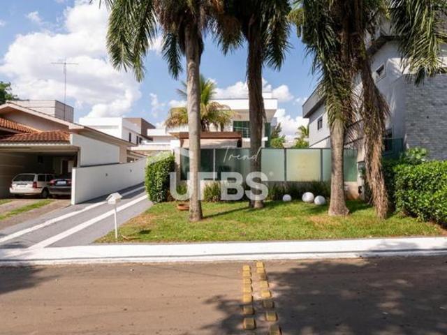 Jardins Madri Casa de Condomínio 4 quartos, sendo 4 suítes