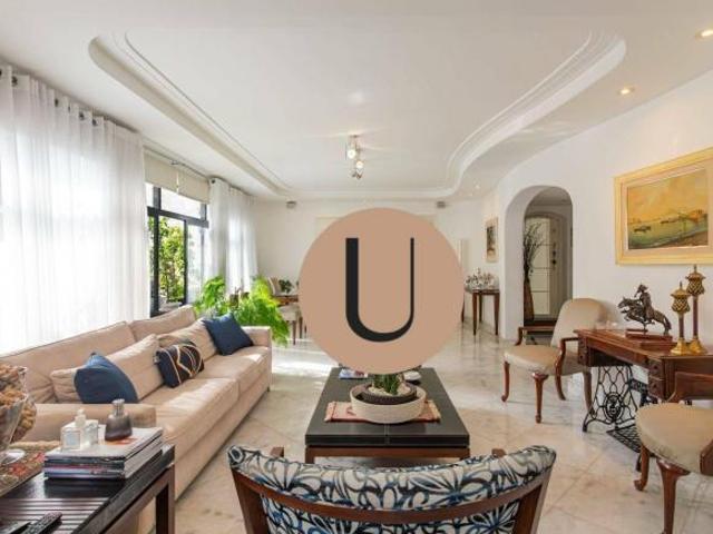 Jardins: Apartamento Amplo de 240m² com 3 Quartos 1 Suíte Master, 2 Vagas e Vista Permanente!