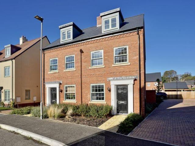 Jaric Lane, Brampton 3 bed semi detached house to rent £1,600 pcm £369 pw