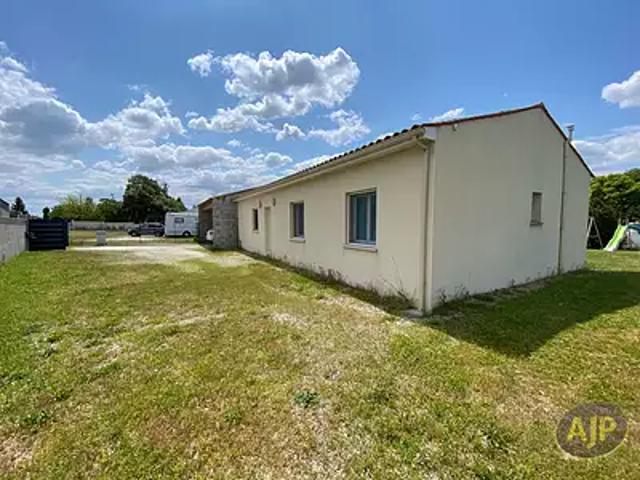 Jarnac Champagne 17520 Achat / Vente maison 6 pièces t6 au dernier étage terrasse