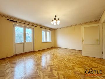 Dom w Jarocinie z dużym potencjałem i pięknym ogrodem