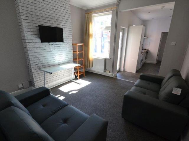Jarrom Street, Leicester LE2, 4 bed terraced house to rent, £412 pcm | PrimeLocation