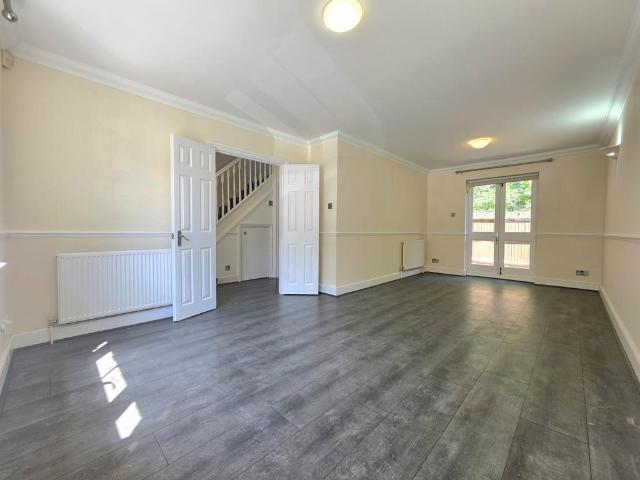 Jasmin Court, Woodyates Road, London. 3 bed terraced house to rent £2,250 pcm £519 pw