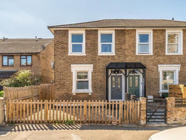 Jasmine Grove, London SE20 4 bed house to rent £2,600 pcm £600 pw
