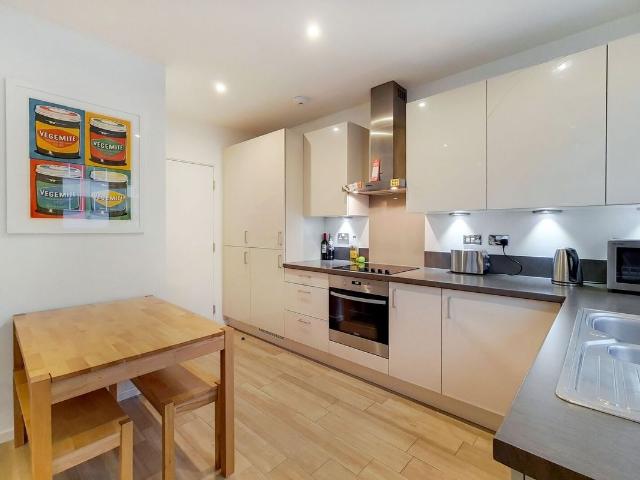 Jasmine House, Battersea, London SW18, 2 bed flat to rent, £2,900 pcm | PrimeLocation