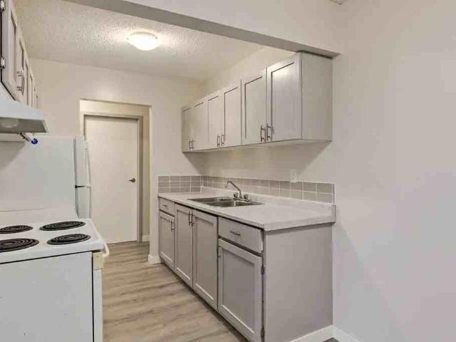 Jason Apartments 1 Bedroom Apartment for Rent at 2526 Thompson Cres Se, Medicine Hat, AB T1B 1C4 Southview