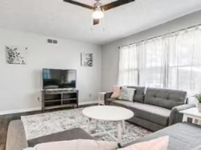 Jason Garder, 2940 Northwest 65th St, Lakeside 2 Bedroom 1.