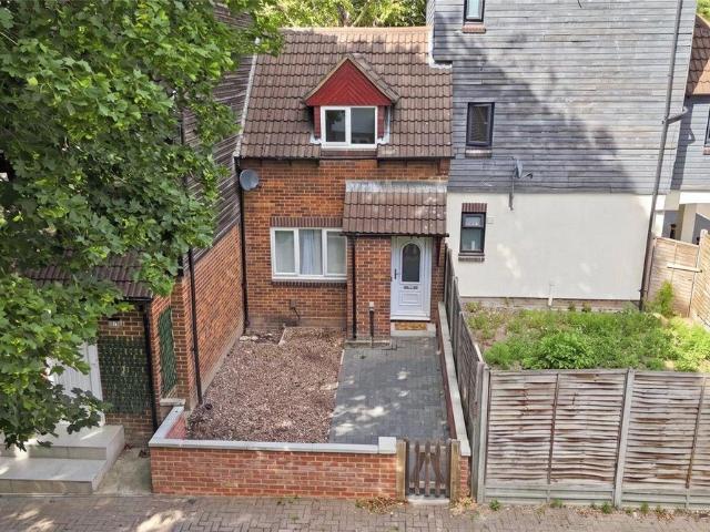 Jasper Road, London E16, 1 bed terraced house to rent, £1,500 pcm | PrimeLocation