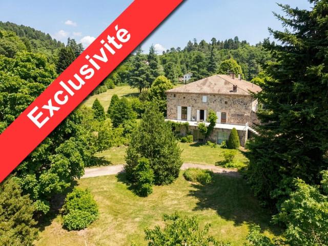 Jaujac À deux pas du centre du village, à 25 minutes d'Aub. 258m² Jaujac
