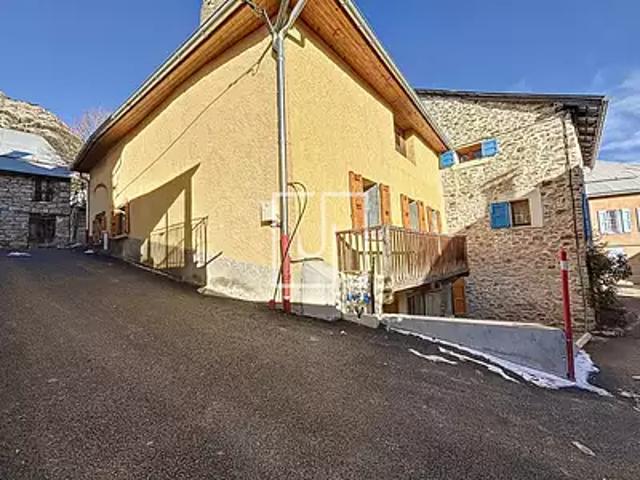 Jausiers 04850 Achat / Vente maison 4 pièces t4