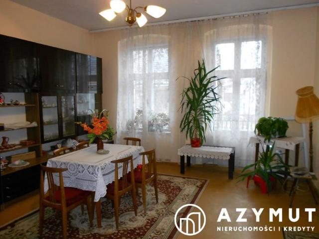 Sprzedam przestronne 3 pokojowe mieszkanie z balkonem i dużym strychem